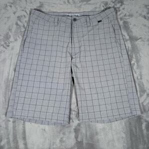 TravisMathew Grey Grid Pattern Golf Shorts Size 34 Stretch